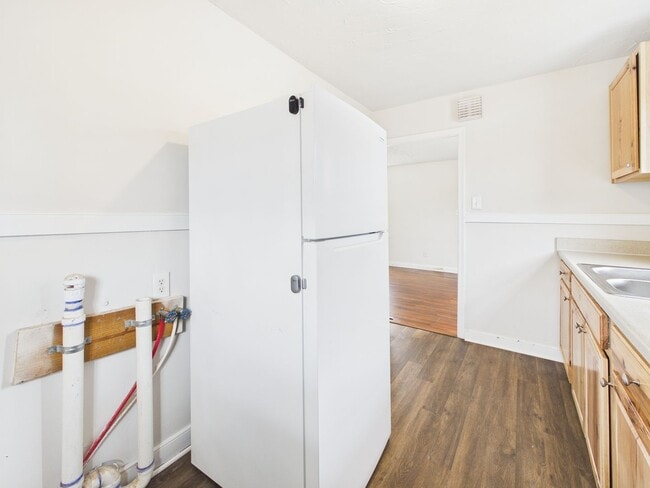 Building Photo - 2609 Harold Ave