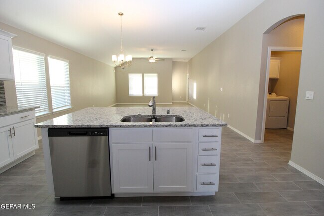 Building Photo - 1217 Golden Summer Ct