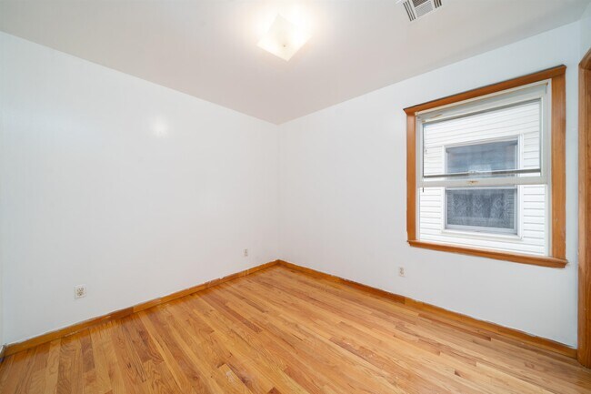 Building Photo - 162 W 53rd St