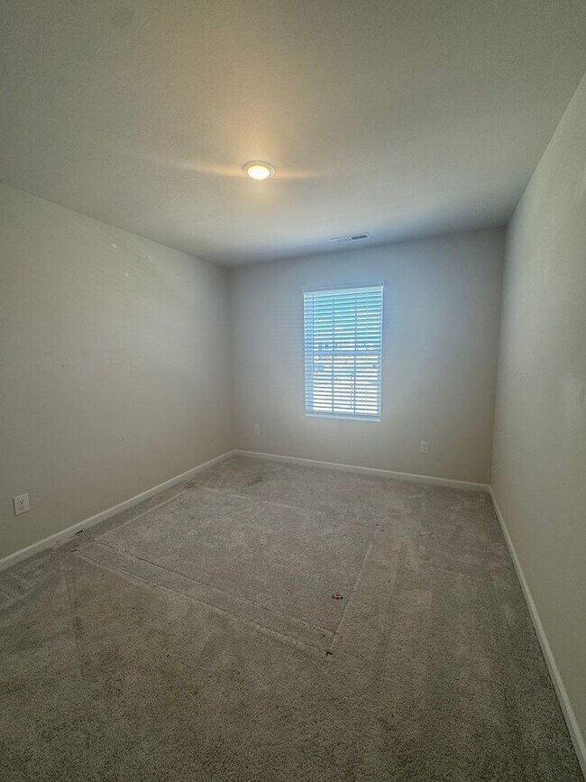 Building Photo - Statesville Rental: New 3BR Home w/ Pool Access & High-Speed Internet