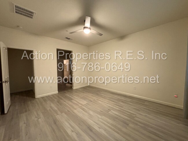 Building Photo - West Roseville - Solar - 4 Bed, 2 Bath - Q...