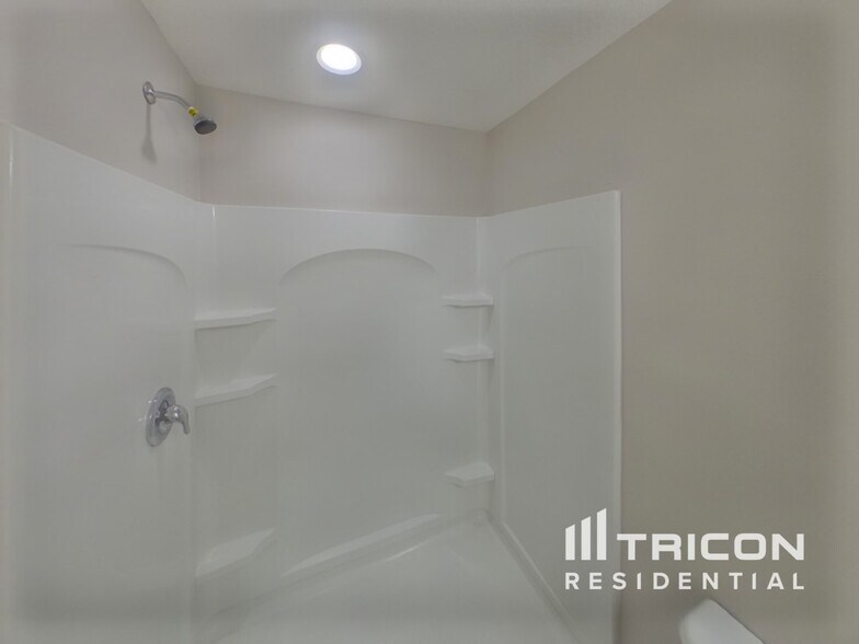 Building Photo - 4125 11th St E