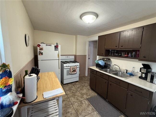 Building Photo - 58 Court St