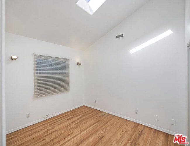Building Photo - 2808 Clune Ave
