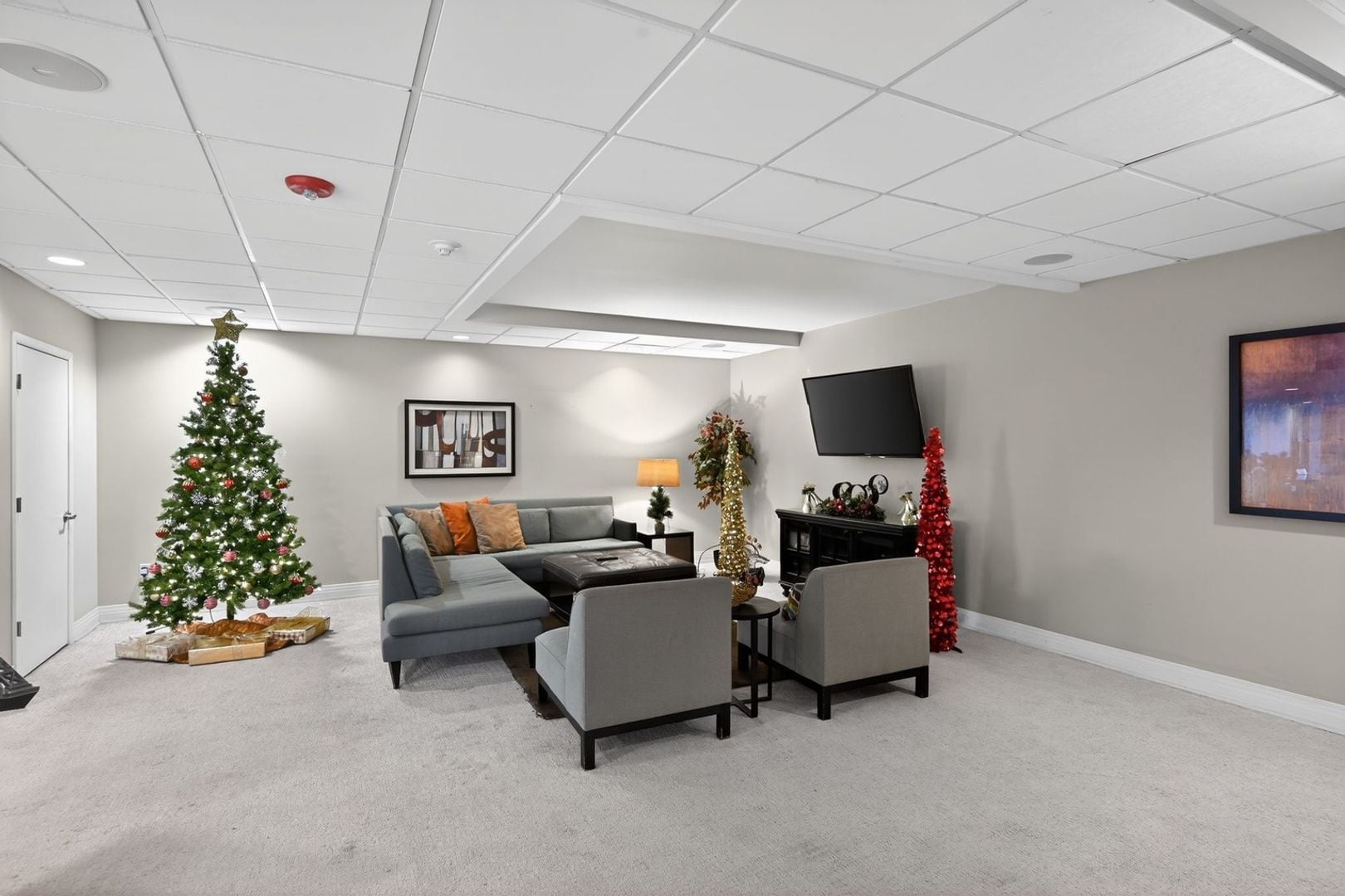 Building Photo - 2 Adams St