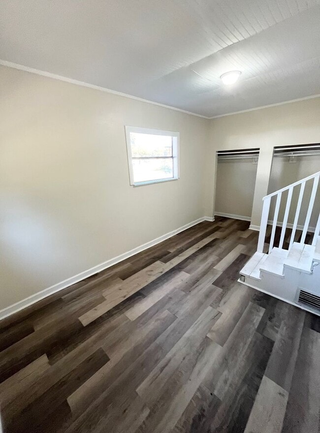 Building Photo - 211 S Cornelia Ave