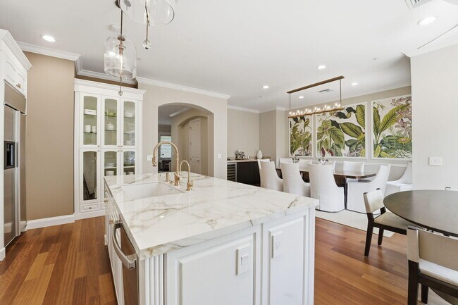 Building Photo - 921 Osceola Dr