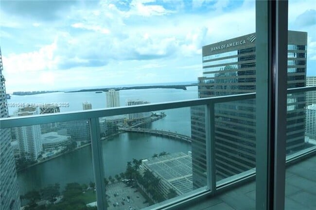 Building Photo - 500 Brickell Ave