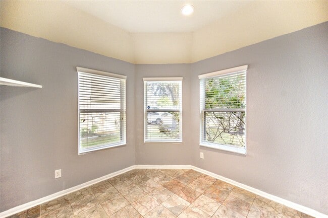 Building Photo - 2102 Indian Clearing Trail