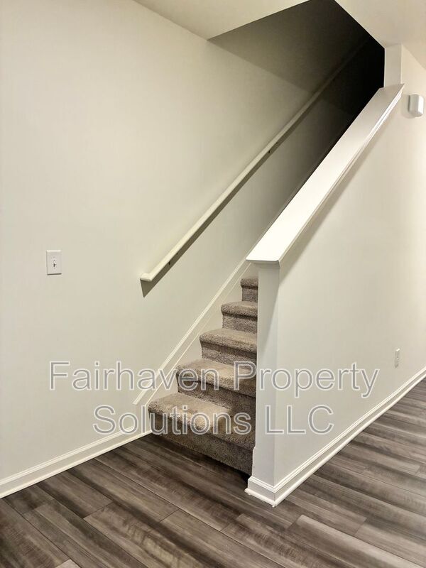 Building Photo - 1026 Paddington Dr