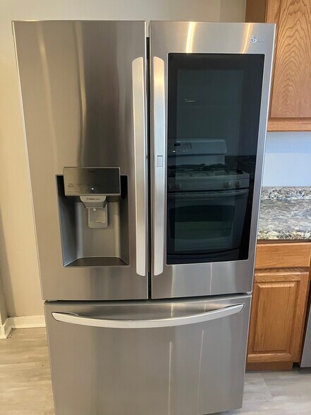 LG Refridgerator - 1733 W Superior St