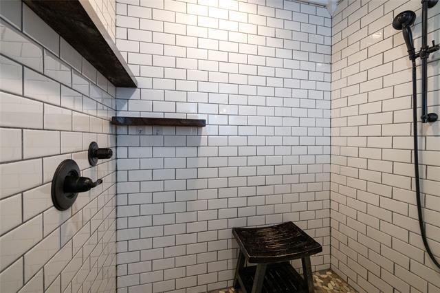 Building Photo - 134 Lakeshore Dr