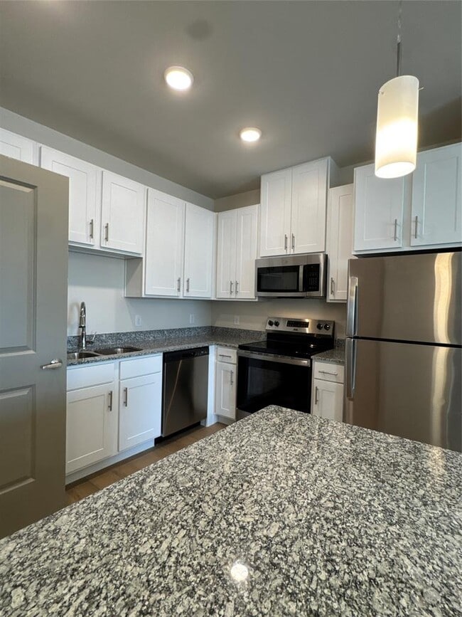 Building Photo - 691 Union Chapel Rd