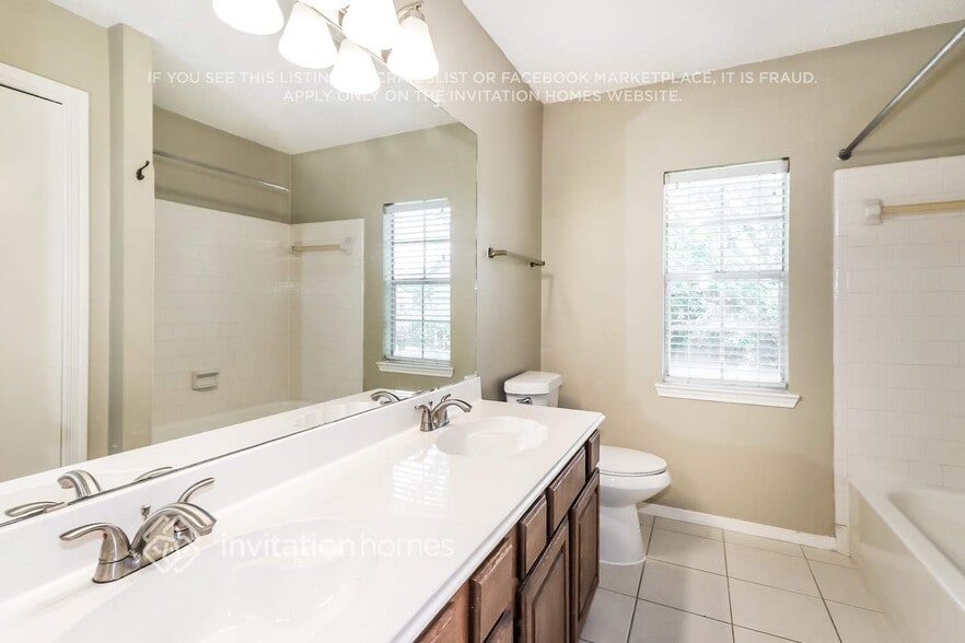Building Photo - 16011 Sweetwater Creek Dr