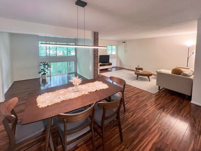 Building Photo - 1530 Moorings Dr