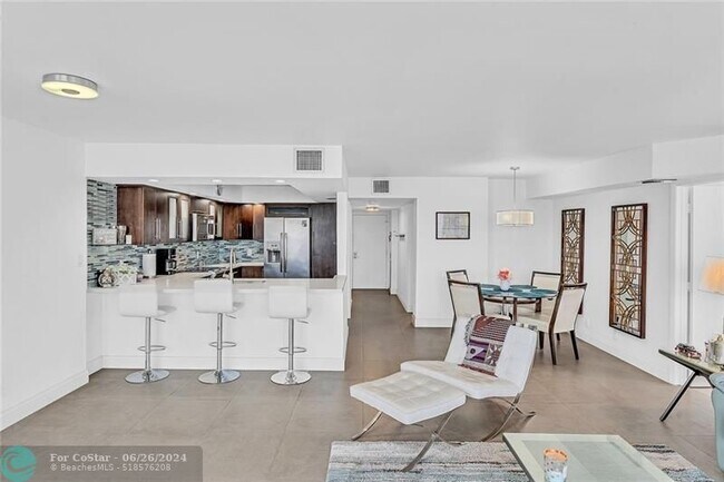 Building Photo - 525 N Ocean Blvd