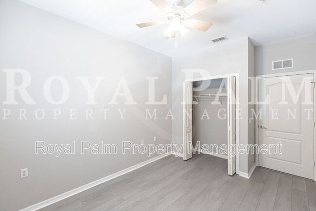 Building Photo - 8550 Kingbird Loop