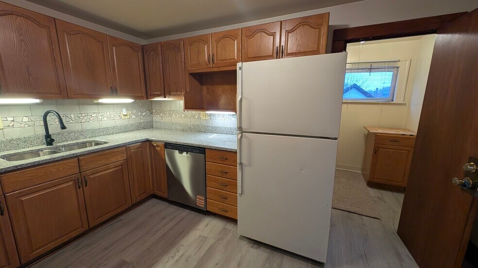 Building Photo - 1973 W 44th St