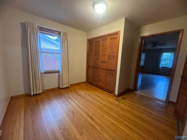 Building Photo - 3009 Fairacres Rd SW