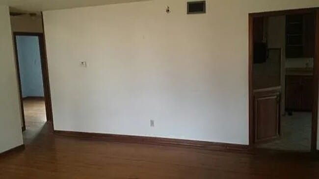 Building Photo - Beautiful 4 Bedroom 2 Bathroom Home