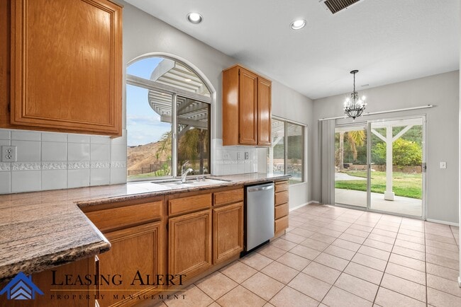 Building Photo - 28475 Nicholas Cir