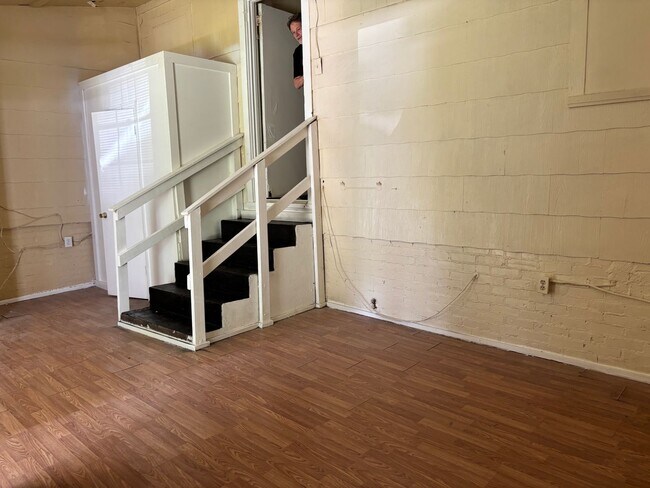 Building Photo - 177 W Santa Clair St