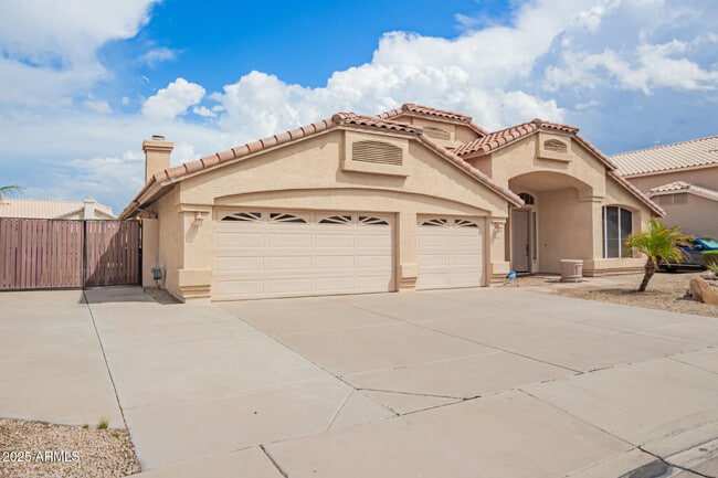 Building Photo - 12422 W Monte Vista Rd