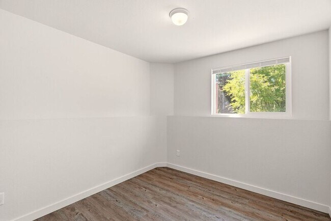 Building Photo - 10923 E 16th Ave