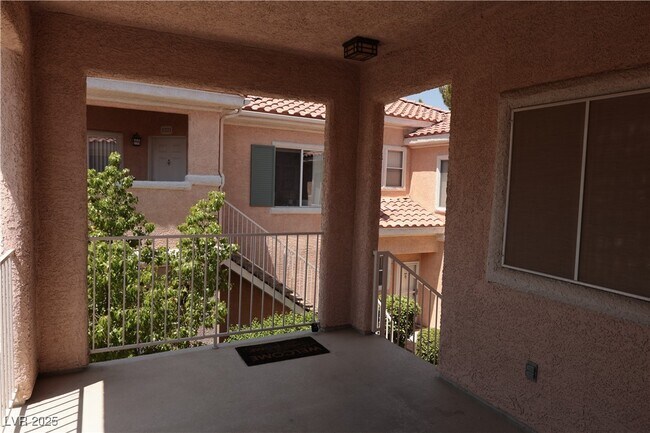 Building Photo - 251 S Green Valley Pkwy