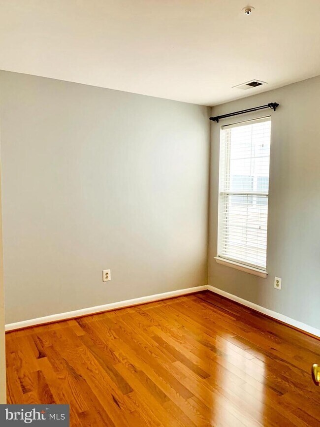 Building Photo - 18164 Royal Bonnet Cir