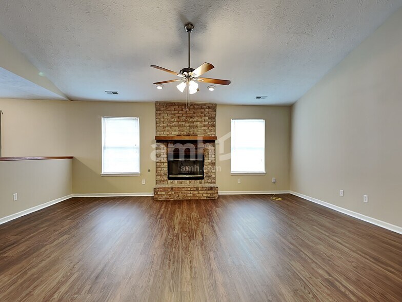 Building Photo - 408 N Shore Ct