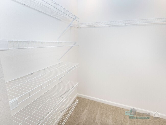 Building Photo - Bright 2-Bedroom, 2.5-Bathroom Home in Hillsboro