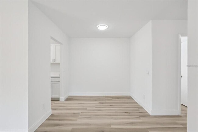 Building Photo - 11147 Acme Dr