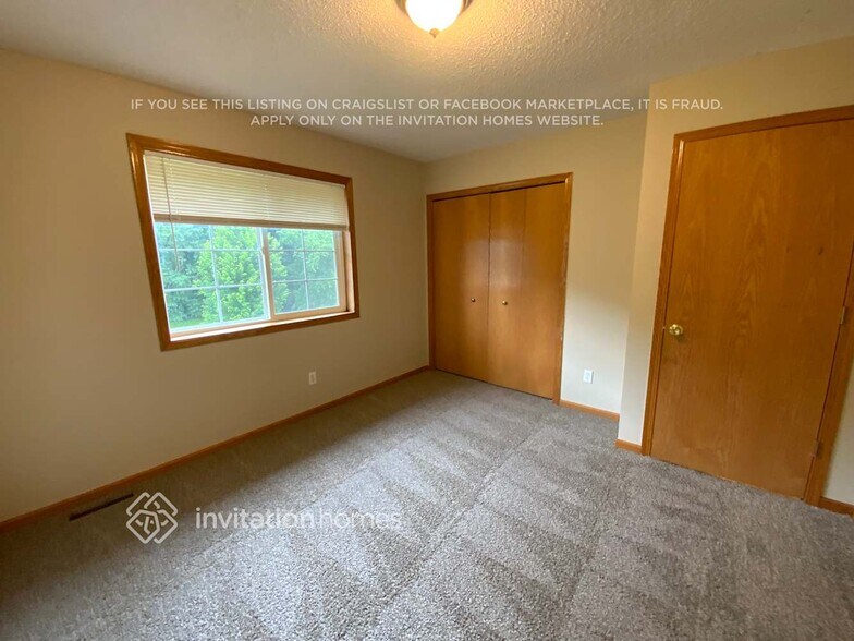 Building Photo - 10322 Kali Ave NE