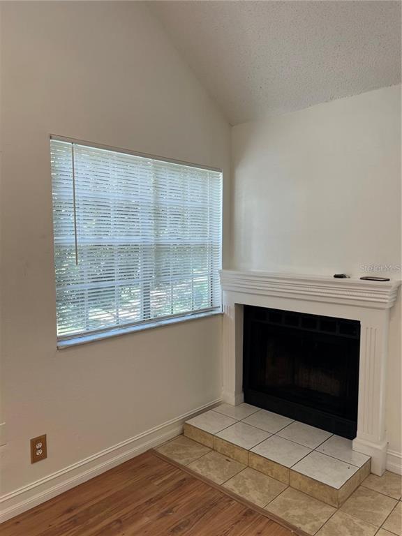Building Photo - 626 Cambridge Way