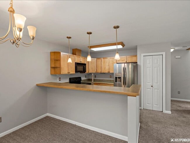Building Photo - Timber Ridge Townhome