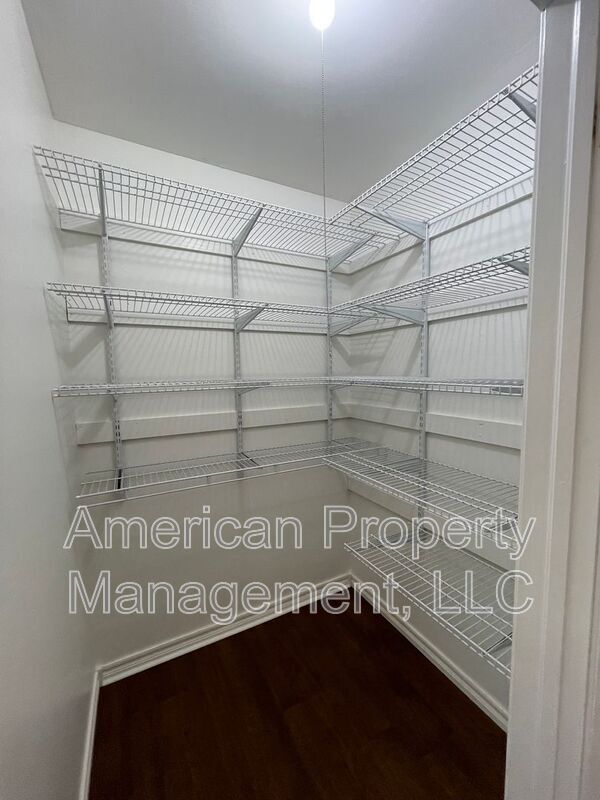 Building Photo - 3711 E 108th St