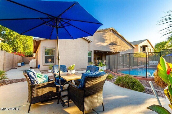 Building Photo - 42422 W Bravo Dr