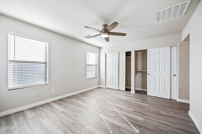 Building Photo - 2051 W Kristina Ave