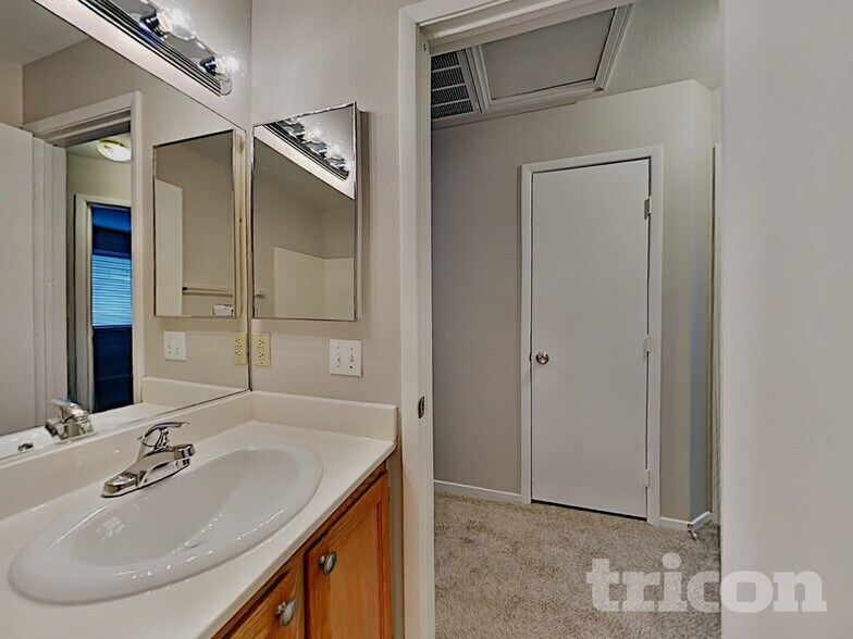 Building Photo - 6667 Whistling Swan Way