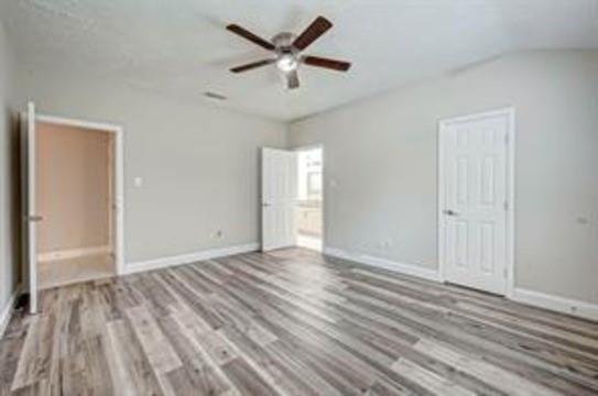 Building Photo - 6802 Glenray Dr