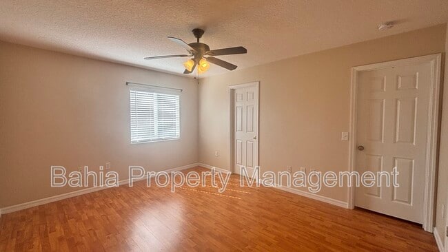 Building Photo - 2487 Hassonite St