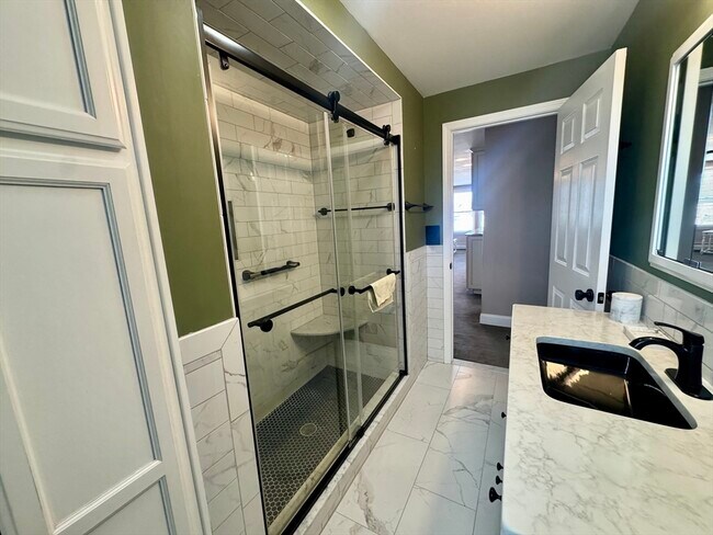 Building Photo - 789 Mt Pleasant St