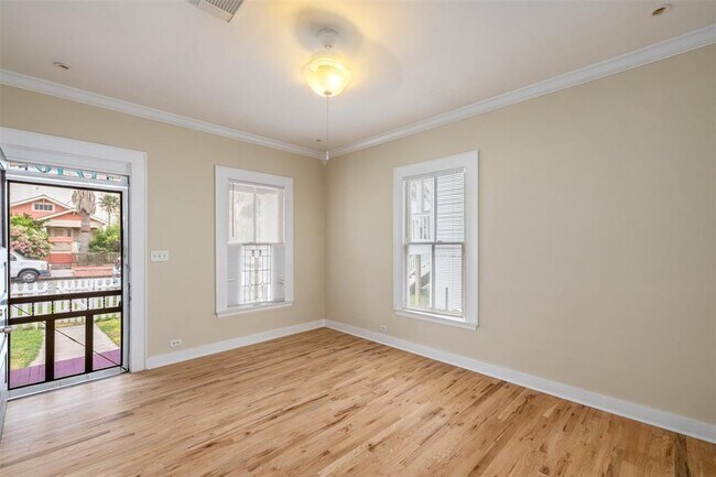Building Photo - 1710 Avenue O