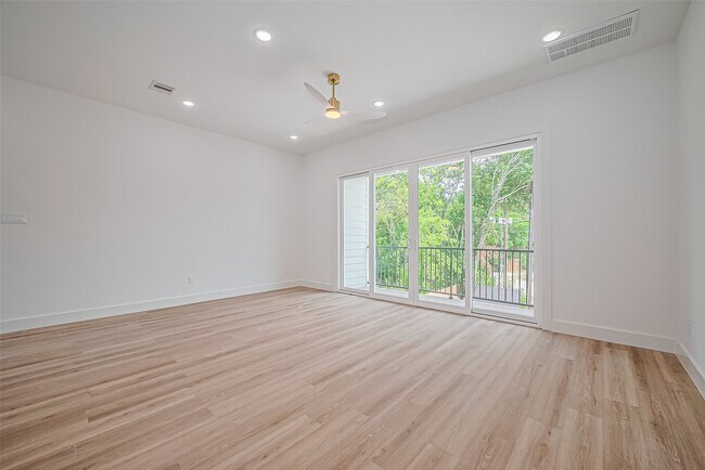 Building Photo - 6023 Maybell St