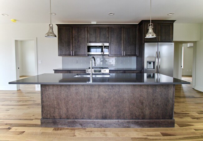 Building Photo - 408 Atwells Ave