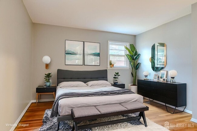 Building Photo - 345 Lincoln Blvd