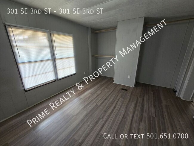 Building Photo - 301 SE 3rd St