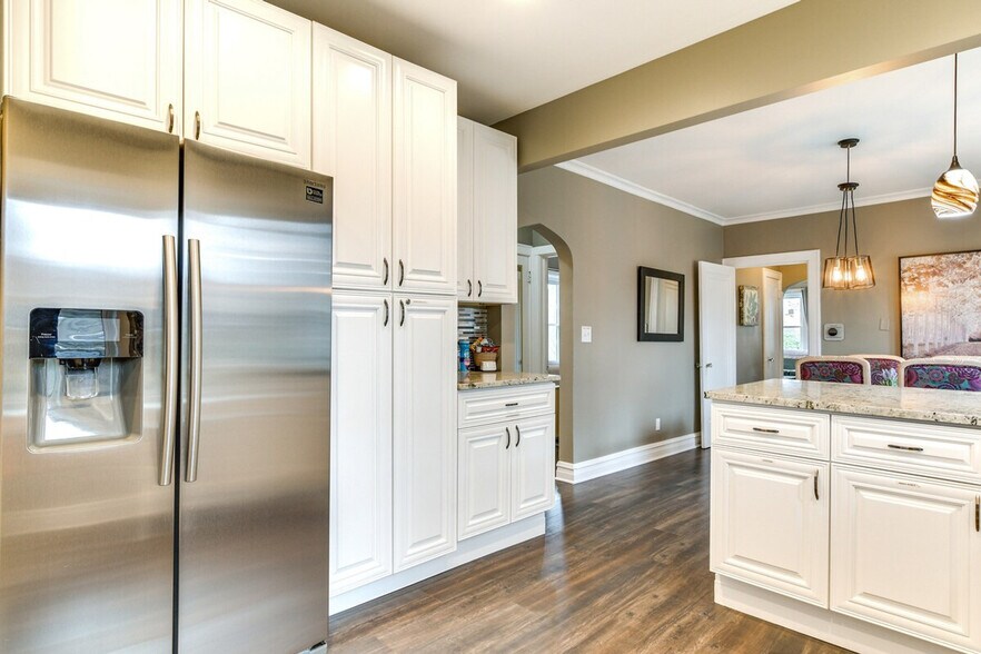 Building Photo - 1546 Fowler Ave