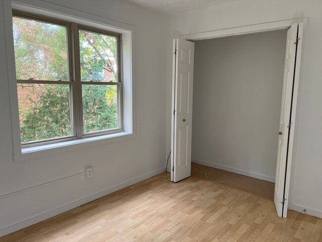 Building Photo - 216 Lake St